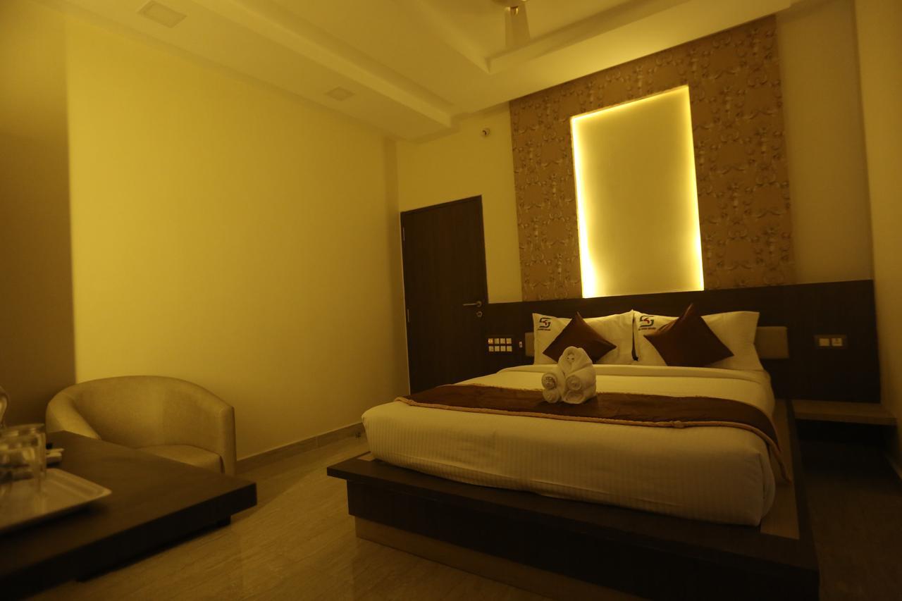 Hotel Sai Krish Grand Chennai Exterior photo